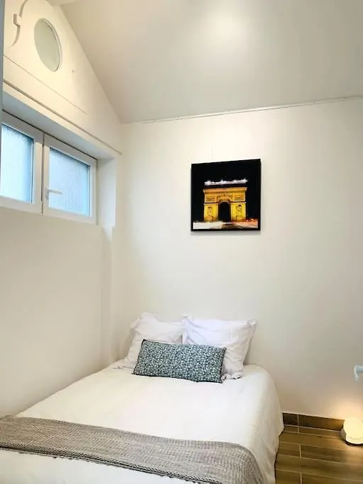 Apartment House - 2 Bedrooms - Champs-Elysees Paris France