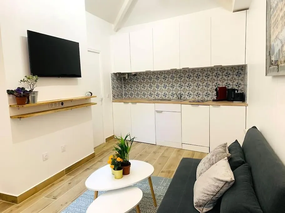 Apartment House - 2 Bedrooms - Champs-Elysees Paris