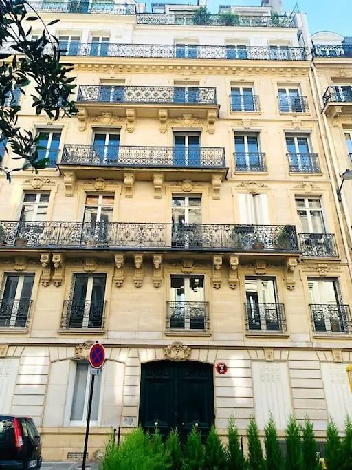 House - 2 Bedrooms - Champs-Elysees Paris